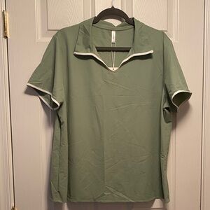 Dokotoo Women’s Green Polo Shirt…size 2XL